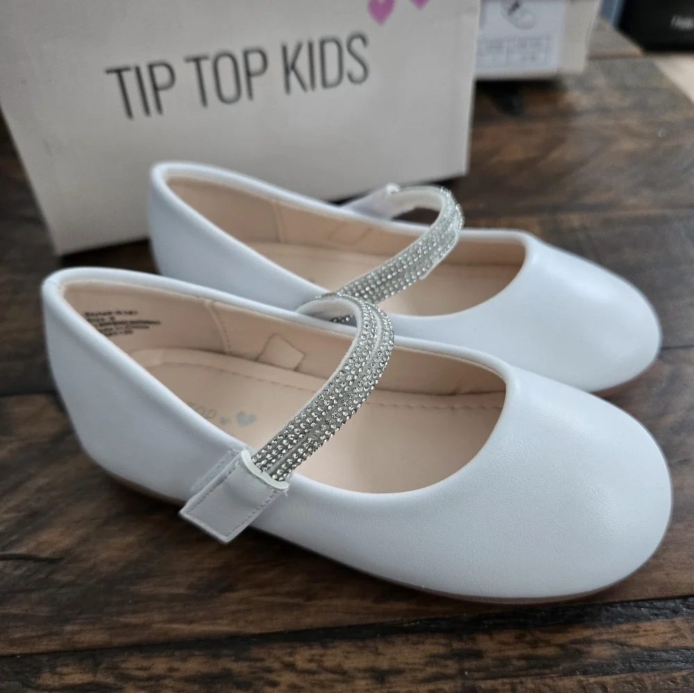 Tip Top Kids Girls MaryJane White Shoe with Rhinestone Strap. Style S187. Size 8